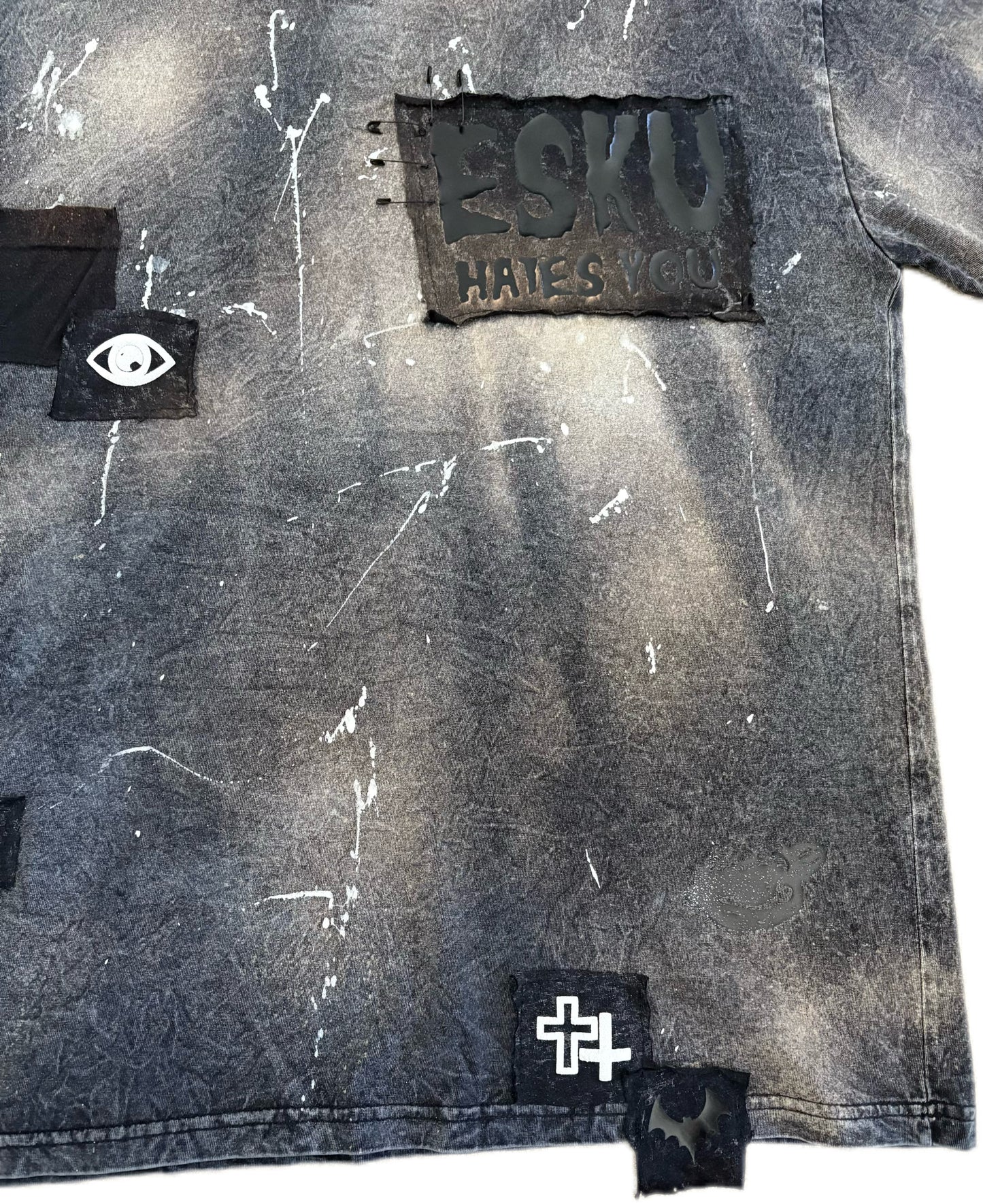 T-shirt "ESKU HATES YOU"